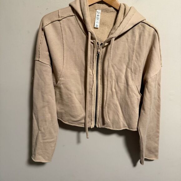 Alo Yoga Cruiser Crop Hooded Sweatshirt in Putty Size Small - Picture 2 of 9